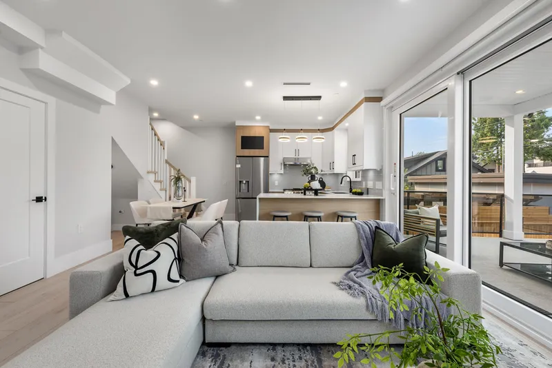 2743 MCGILL STREET - photo 4 of 25