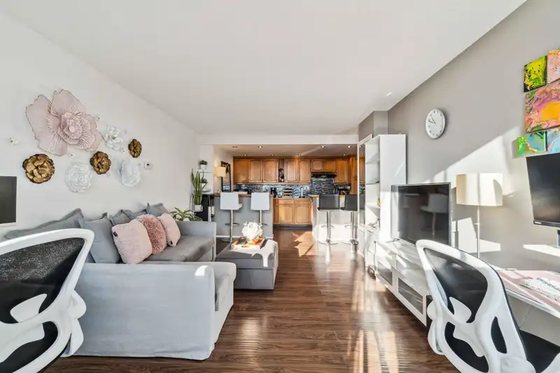 1005 620 SEVENTH AVENUE - photo 1 of 30