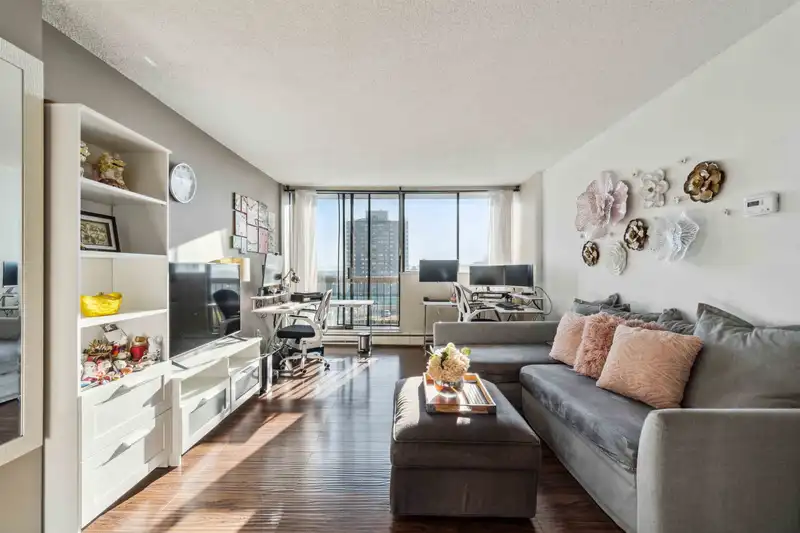 1005 620 SEVENTH AVENUE - photo 2 of 30