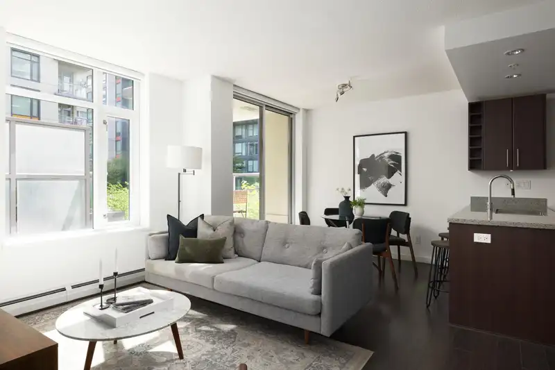 301 138 W 1ST AVENUE - photo 4 of 37