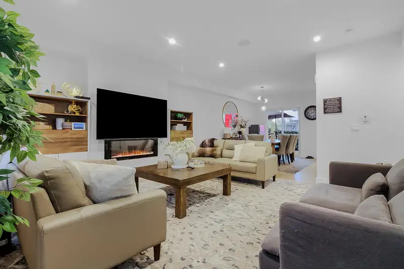 3 8140 166 STREET - photo 1 of 37