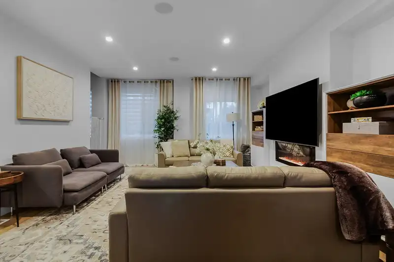 3 8140 166 STREET - photo 2 of 37