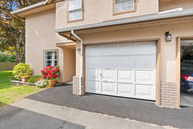123 14861 98 AVENUE - photo 1 of 36