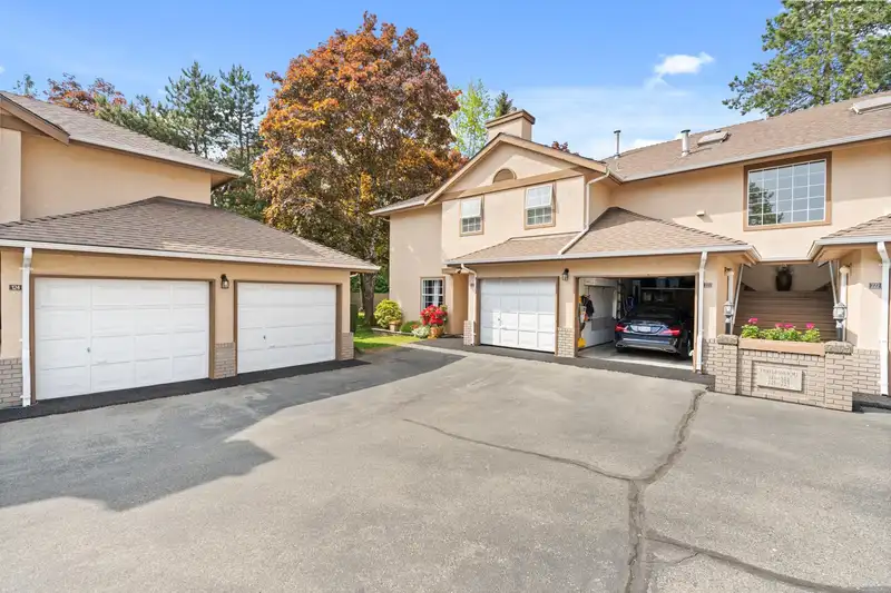 123 14861 98 AVENUE - photo 3 of 36