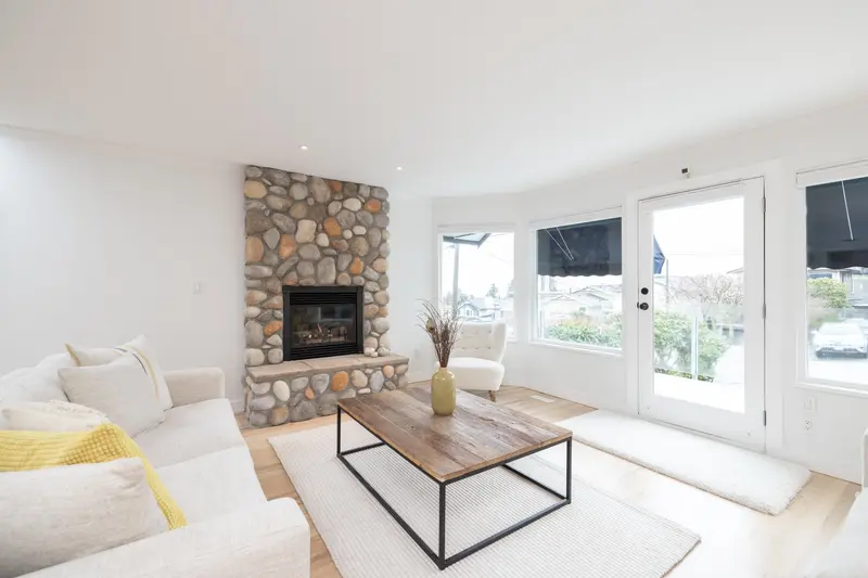 976 HABGOOD STREET - photo 3 of 25