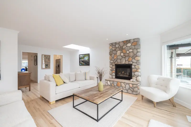 976 HABGOOD STREET - photo 4 of 25