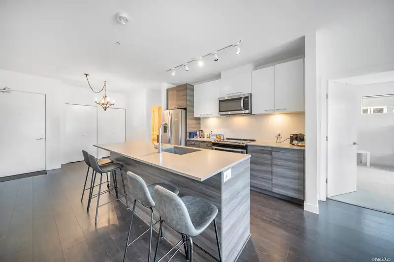 319 10581 140 STREET - photo 1 of 16