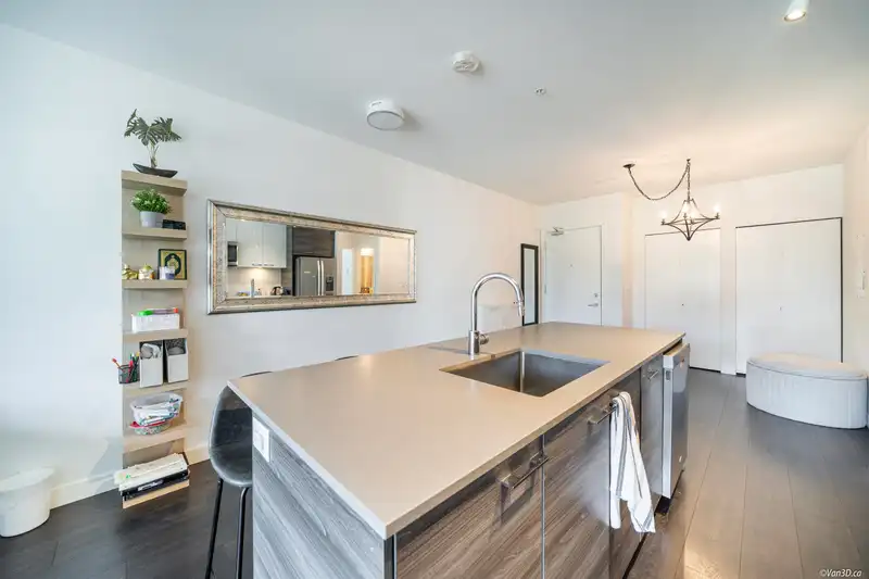 319 10581 140 STREET - photo 3 of 16