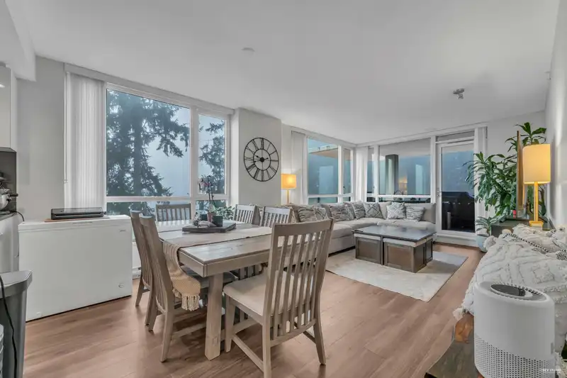 504 3096 WINDSOR GATE - photo 2 of 37