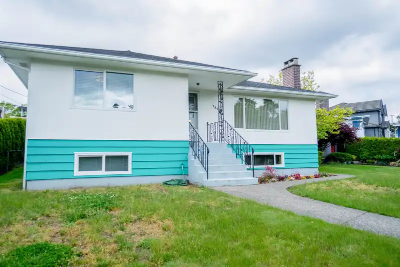 7895 ELLIOTT STREET - photo 3 of 39