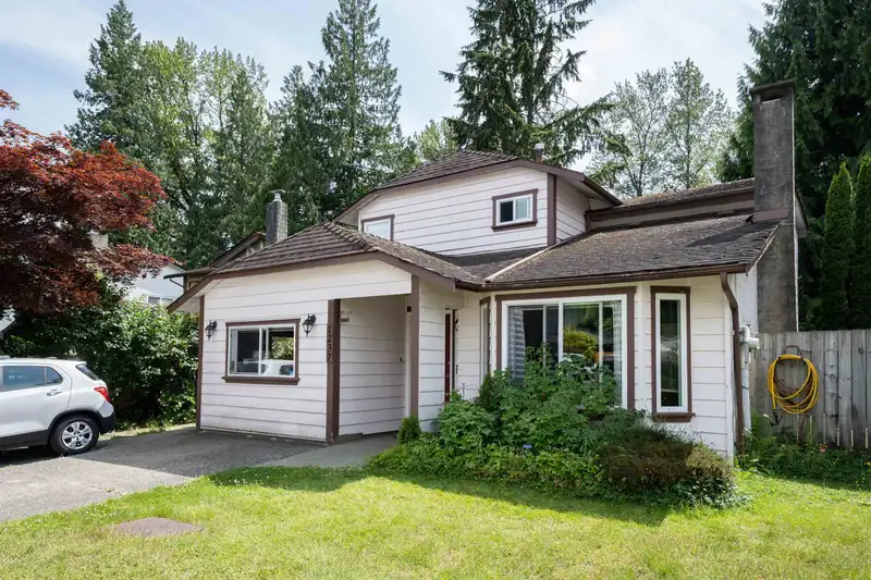 1237 RIVER DRIVE - photo 1 of 40