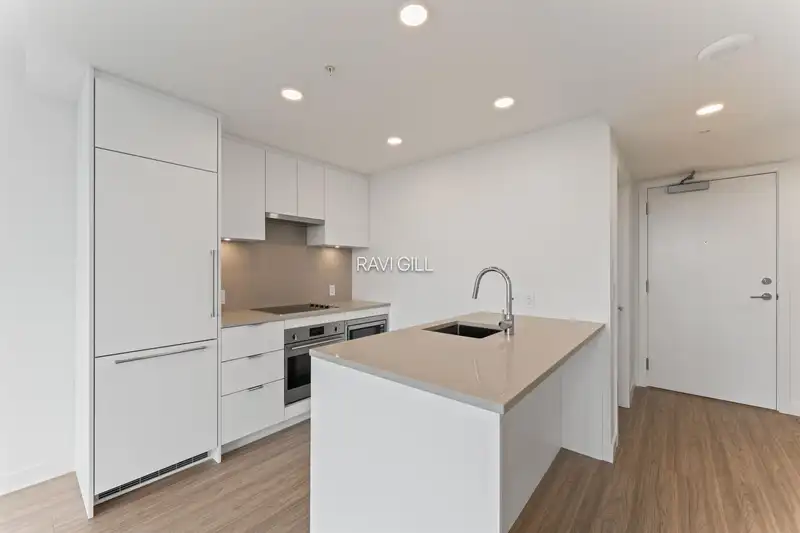 3009 13675 107A AVENUE - photo 1 of 22