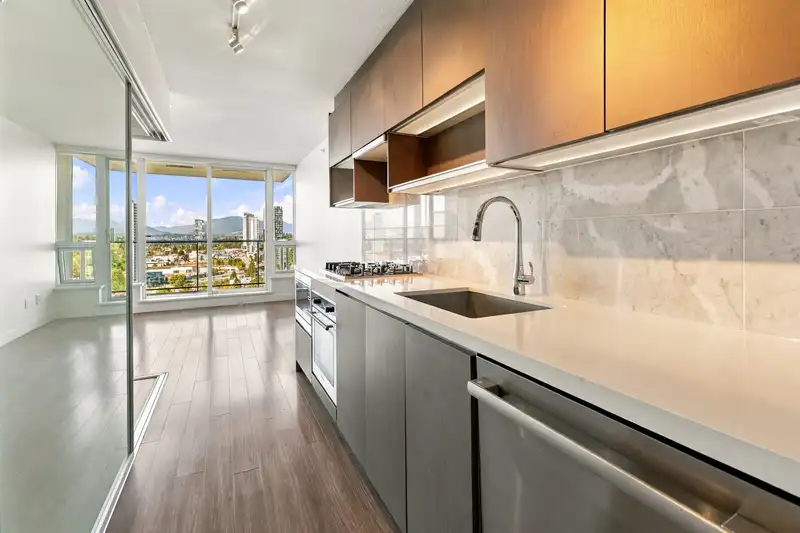 2611 13696 100 AVENUE - photo 3 of 16