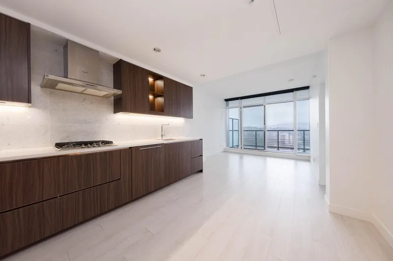 2508 4720 LOUGHEED HIGHWAY - photo 2 of 20