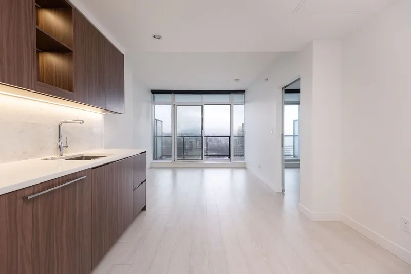 2508 4720 LOUGHEED HIGHWAY - photo 4 of 20