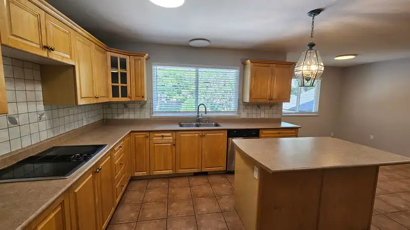 10291 CAITHCART ROAD - photo 3 of 21