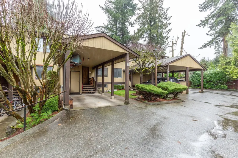 40 2998 MOUAT DRIVE - photo 1 of 25