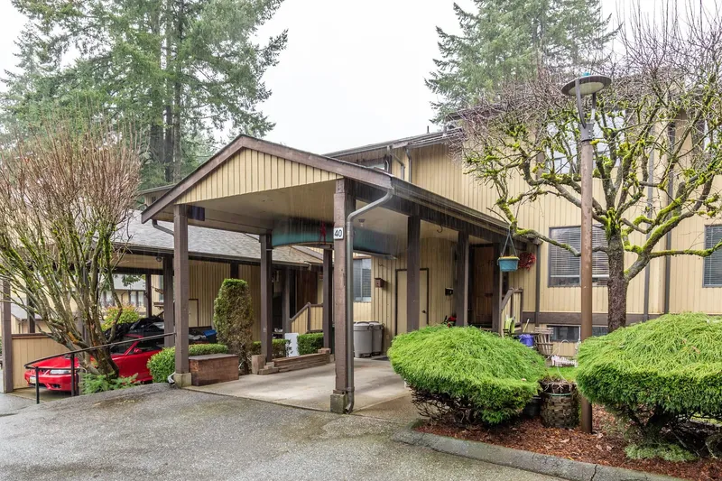 40 2998 MOUAT DRIVE - photo 2 of 25