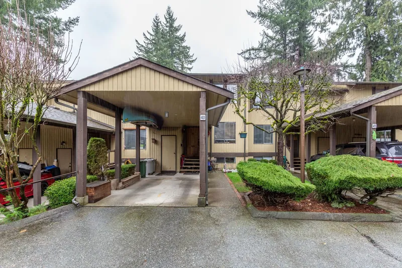 40 2998 MOUAT DRIVE - photo 3 of 25