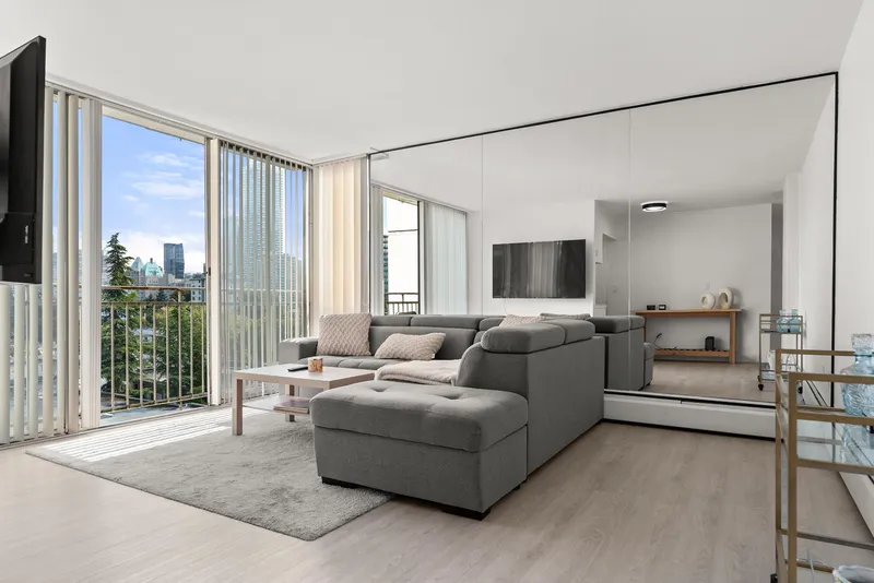 806 1250 BURNABY STREET - photo 2 of 25