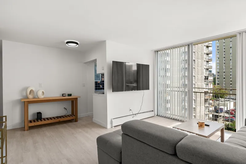 806 1250 BURNABY STREET - photo 4 of 25