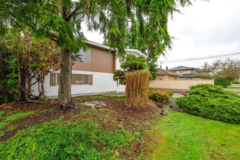 8531 ASH STREET - photo 3 of 25