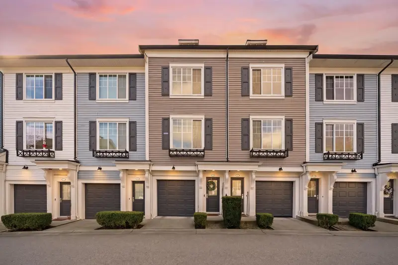 128 3010 RIVERBEND DRIVE - photo 1 of 25