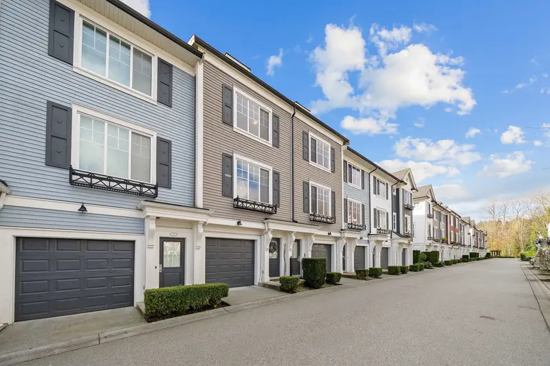 128 3010 RIVERBEND DRIVE - photo 3 of 25