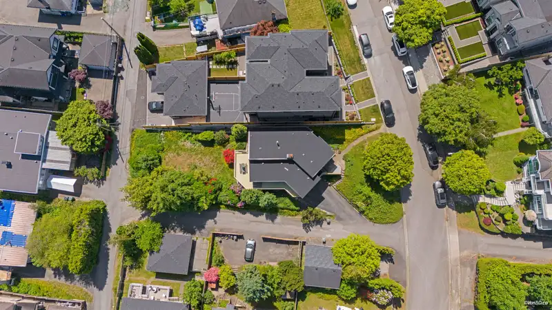 5578 OAKGLEN DRIVE - photo 2 of 27