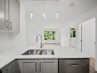 306 6338 KING GEORGE BOULEVARD - thumbnail 16