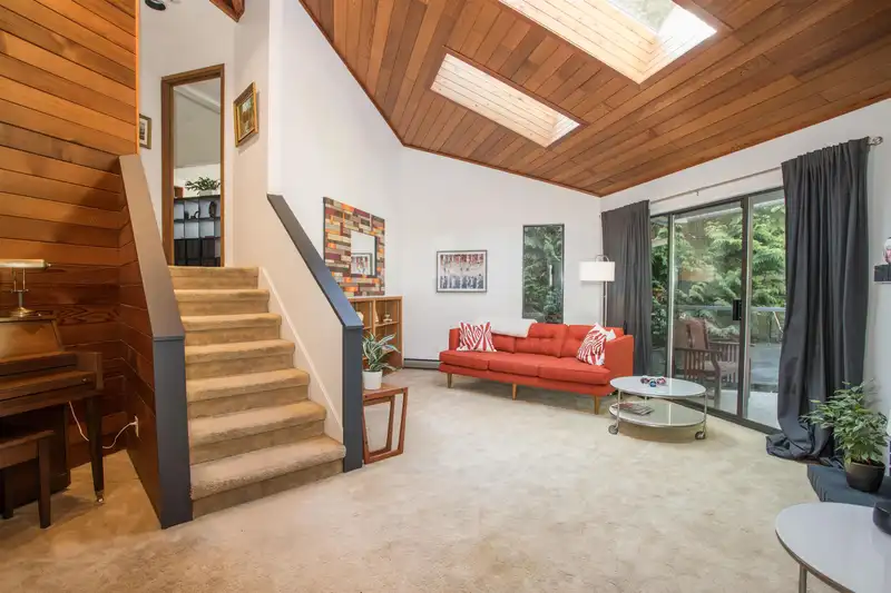 4161 YUCULTA CRESCENT - photo 2 of 40