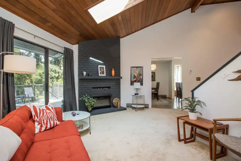 4161 YUCULTA CRESCENT - photo 3 of 40