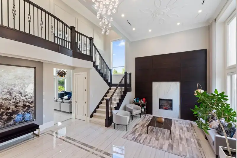 6340 BELLFLOWER DRIVE - photo 4 of 29