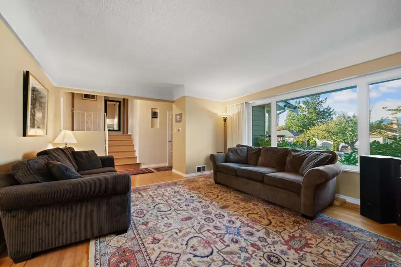 4860 SOUTHLAWN DRIVE - photo 2 of 30