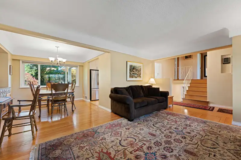 4860 SOUTHLAWN DRIVE - photo 4 of 30