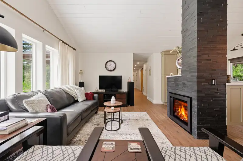 23541 24 AVENUE - photo 4 of 40