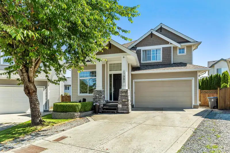 17981 71 AVENUE - photo 1 of 39