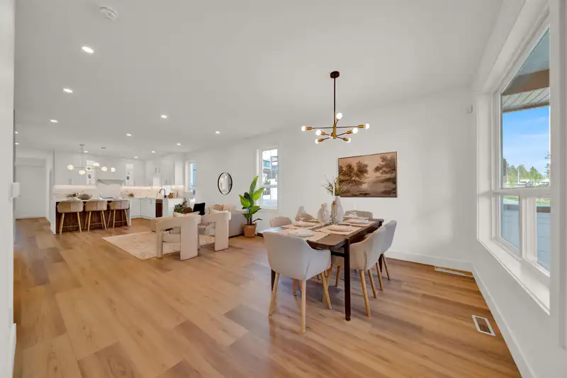 16487 20 AVENUE - photo 3 of 28