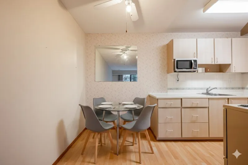 208 15020 NORTH BLUFF ROAD - photo 3 of 25