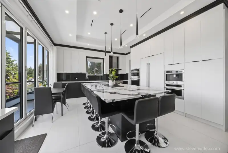 13390 112A AVENUE - photo 4 of 40