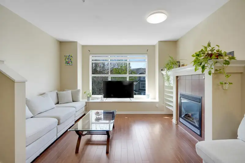 4 20460 66 AVENUE - photo 3 of 37