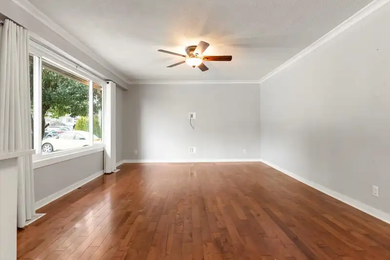 7626 WREN STREET - photo 4 of 31