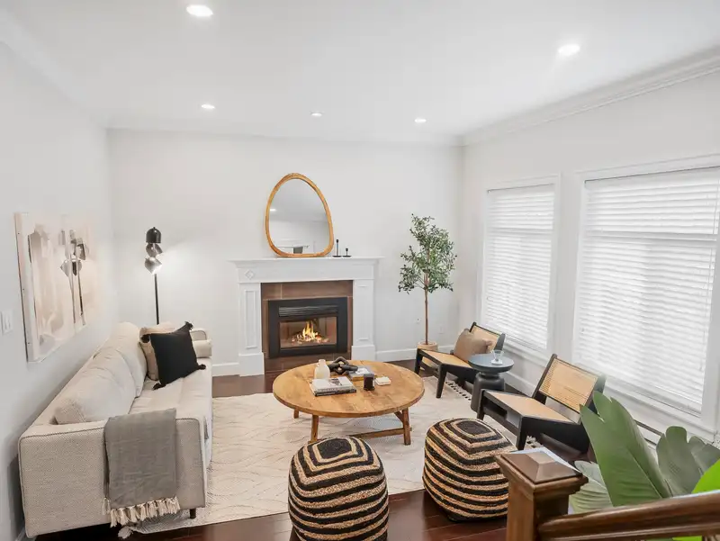 19093 67A AVENUE - photo 3 of 36