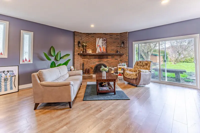 6341 43A AVENUE - photo 4 of 25