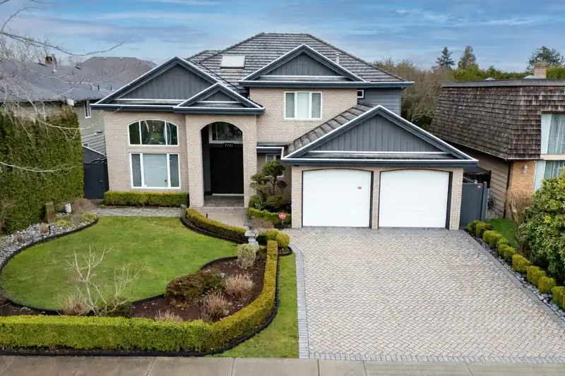 7371 MANNING COURT - photo 2 of 34