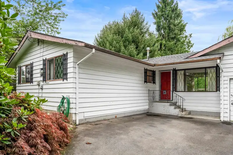 26923 28A AVENUE - photo 1 of 40