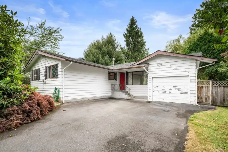 26923 28A AVENUE - photo 2 of 40