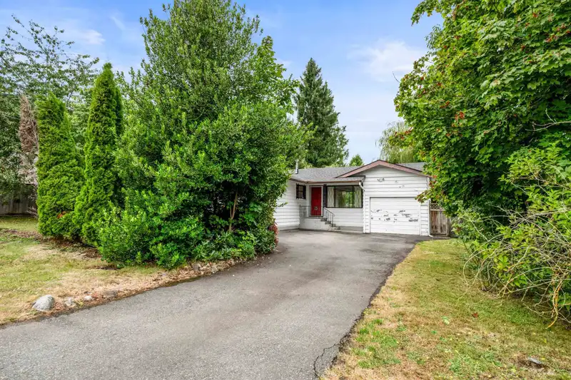 26923 28A AVENUE - photo 3 of 40