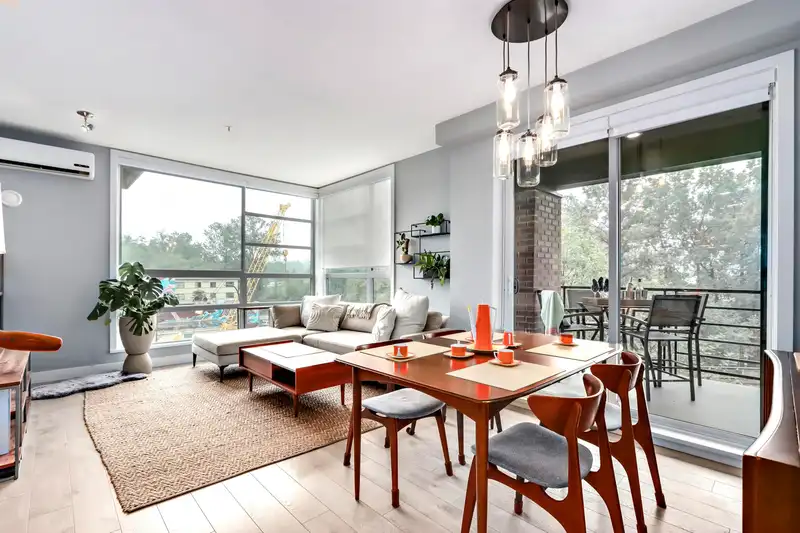 424 723 W 3RD STREET - photo 1 of 27