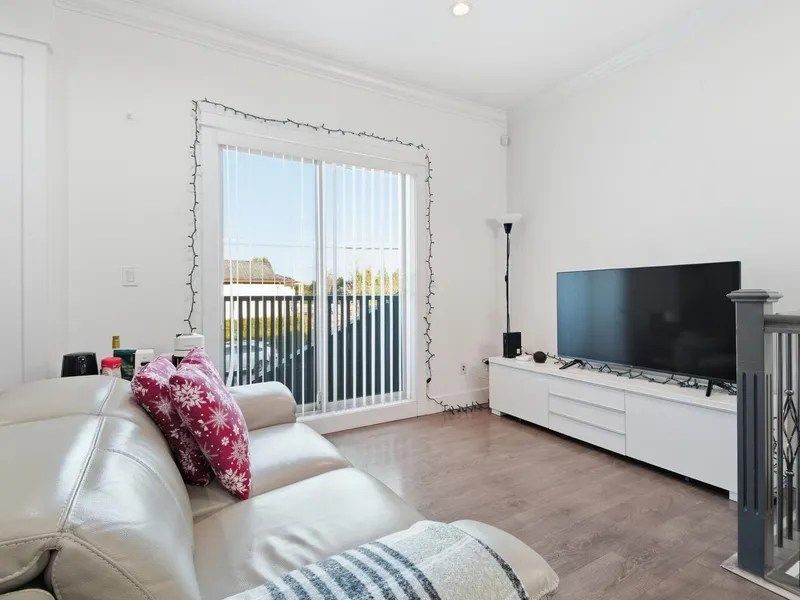 7847 15TH STREET - photo 4 of 24